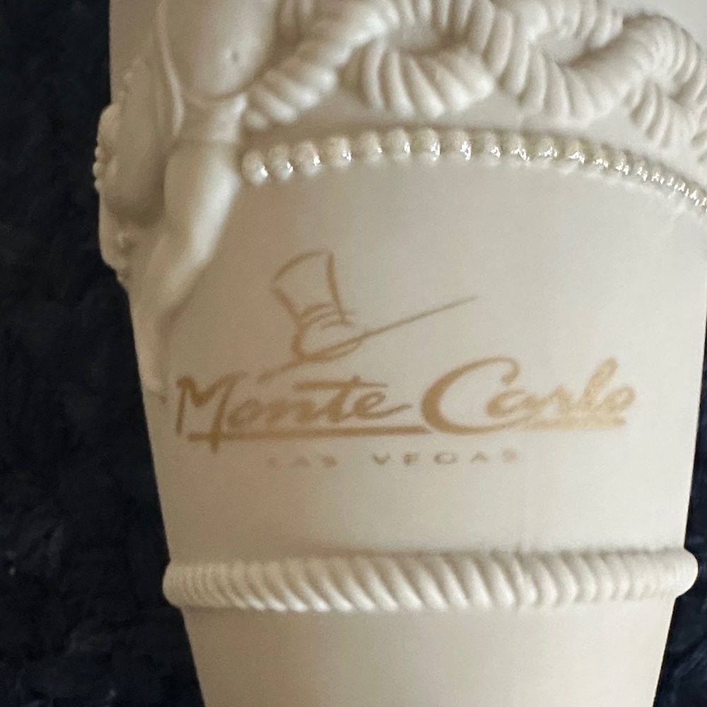 NEW /Never Used - Monte Carlo Las Vegas Casino Cream Vase with Pink Rose Accents - Picture 5 of 6